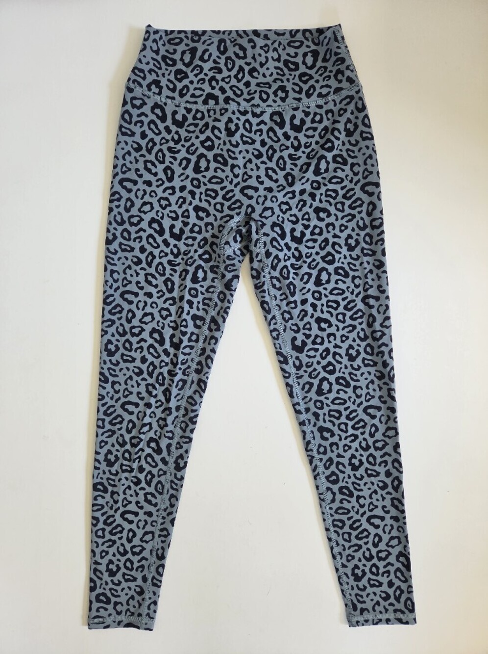 Kamo Fitness seamless booty contour blue grey leopard print leggings sz M